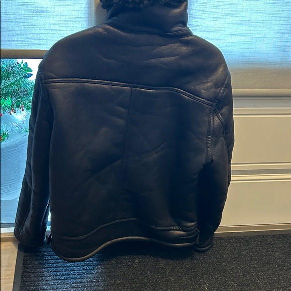 Trendy Black Teddy Jacket - Picture 7 of 10